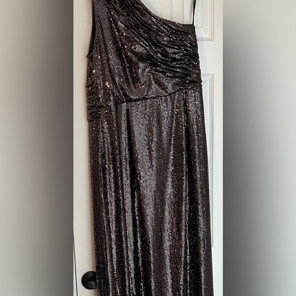 Calvin Klein: Bronze One Shoulder Straight Formal Gown - Picture 5 of 7